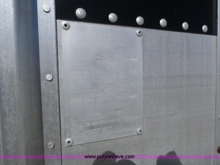 image for item L7108 2002 Corn Husker 800ALSR double hopper grain trailer