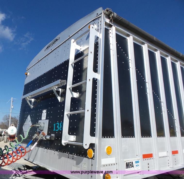 image for item L7108 2002 Corn Husker 800ALSR double hopper grain trailer