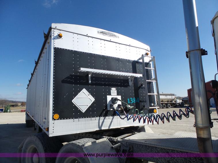 image for item L7108 2002 Corn Husker 800ALSR double hopper grain trailer