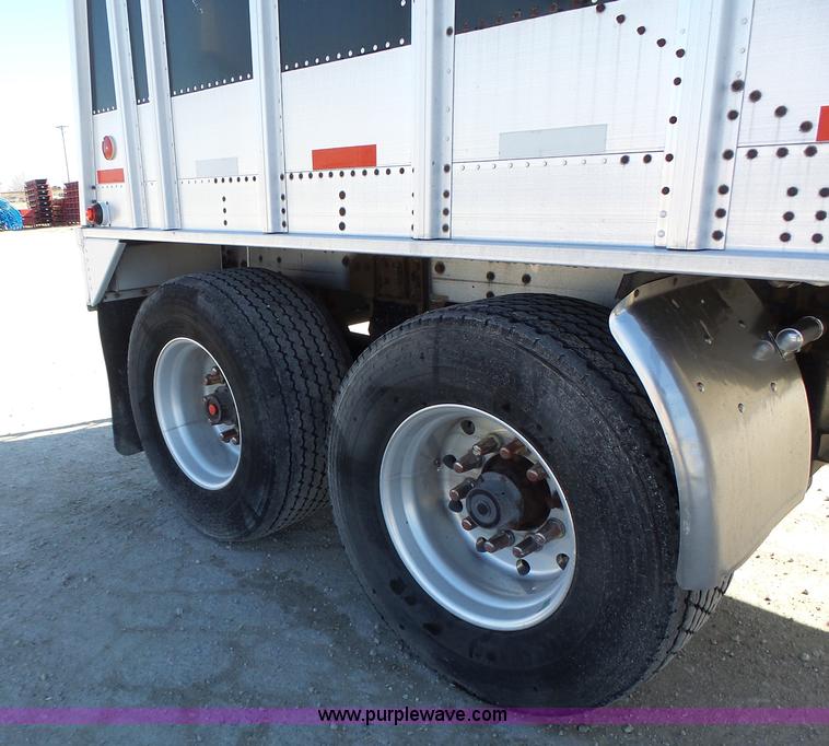 image for item L7108 2002 Corn Husker 800ALSR double hopper grain trailer