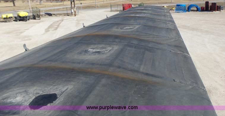 image for item L7108 2002 Corn Husker 800ALSR double hopper grain trailer