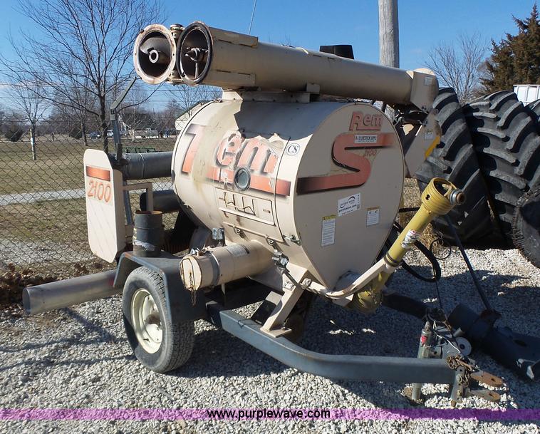 image for item L7110 Rem 2100 grain vacuum