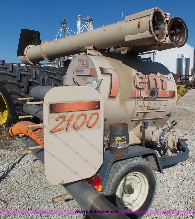 image for item L7110 Rem 2100 grain vacuum