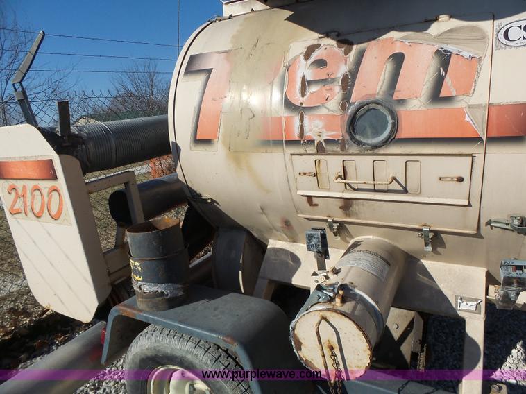 image for item L7110 Rem 2100 grain vacuum