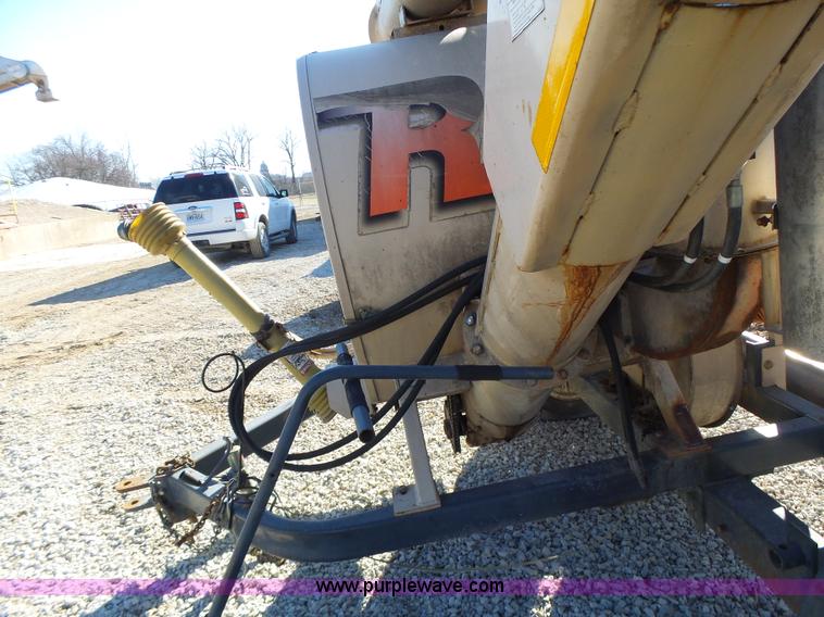 image for item L7110 Rem 2100 grain vacuum