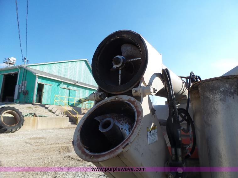 image for item L7110 Rem 2100 grain vacuum