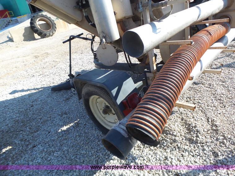 image for item L7110 Rem 2100 grain vacuum