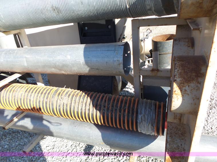 image for item L7110 Rem 2100 grain vacuum