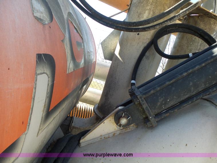 image for item L7110 Rem 2100 grain vacuum