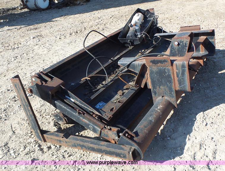 image for item L7112 1998 Waltco 202PT Tommy lift gate