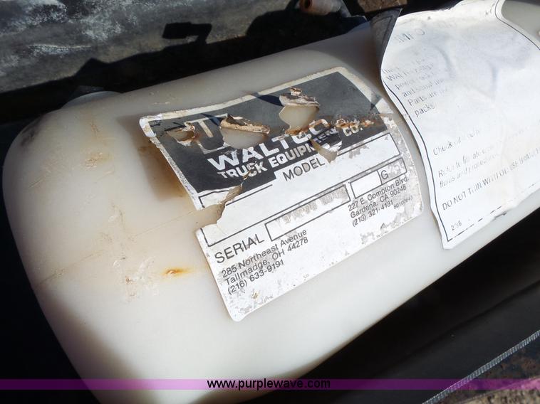 image for item L7112 1998 Waltco 202PT Tommy lift gate