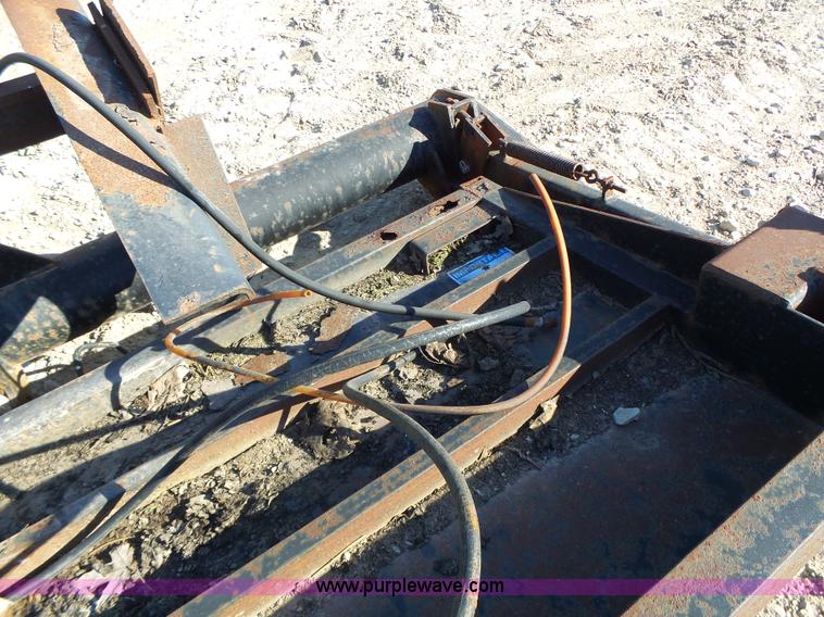 image for item L7112 1998 Waltco 202PT Tommy lift gate