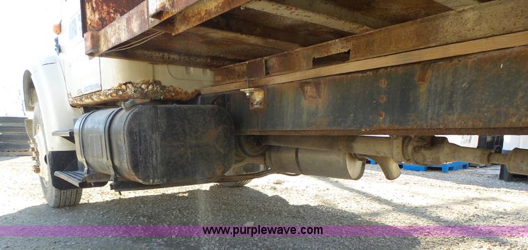 image for item L7113 1994 International 4900 flatbed truck