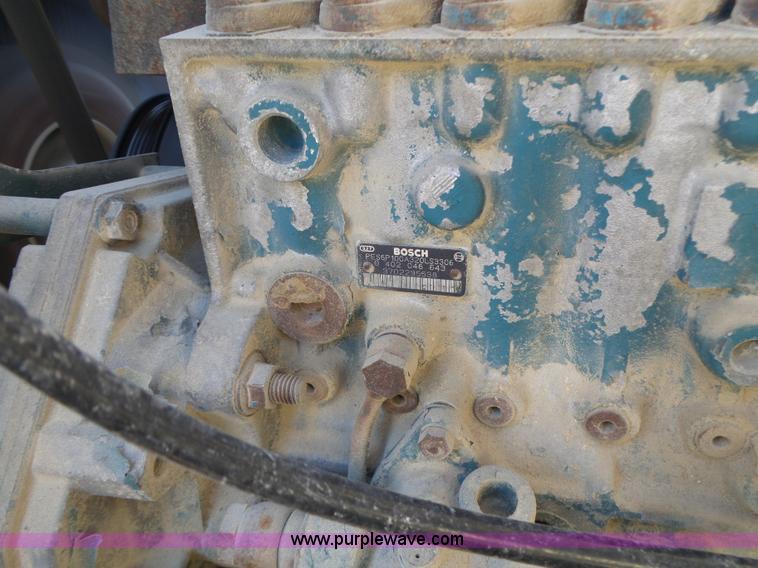 image for item L7113 1994 International 4900 flatbed truck