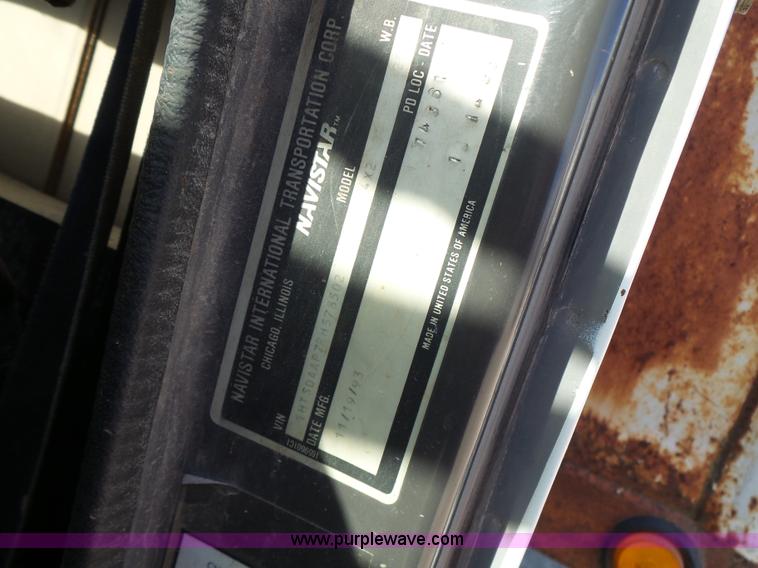 image for item L7113 1994 International 4900 flatbed truck