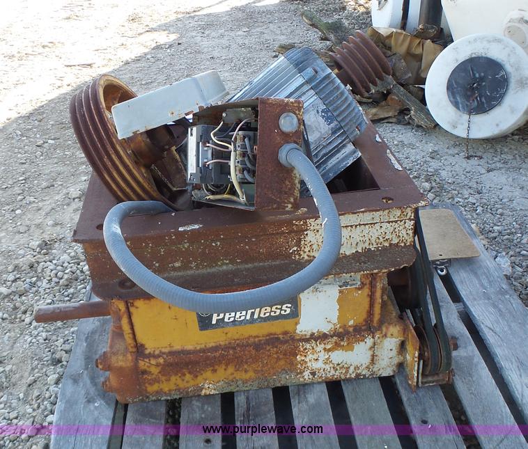 image for item L7114 Peerless 20001 roller mill