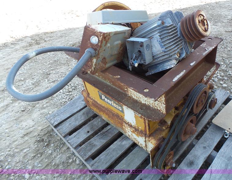 image for item L7114 Peerless 20001 roller mill