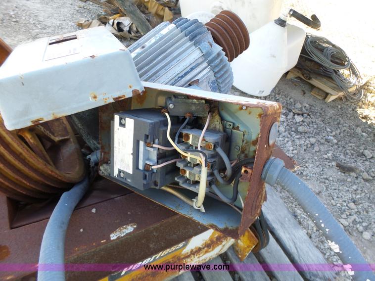 image for item L7114 Peerless 20001 roller mill