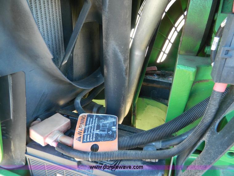 image for item L7316 2004 John Deere 8420T tractor