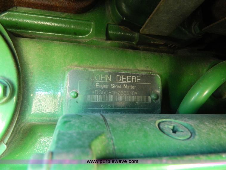 image for item L7316 2004 John Deere 8420T tractor
