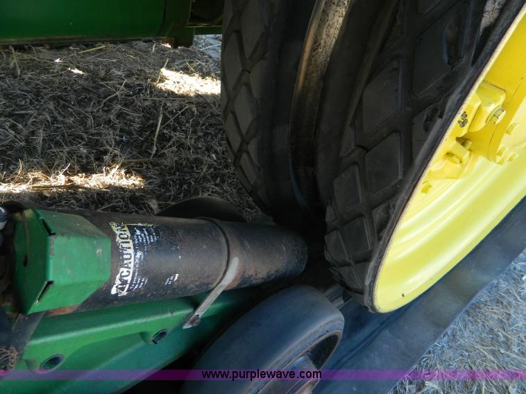 image for item L7316 2004 John Deere 8420T tractor