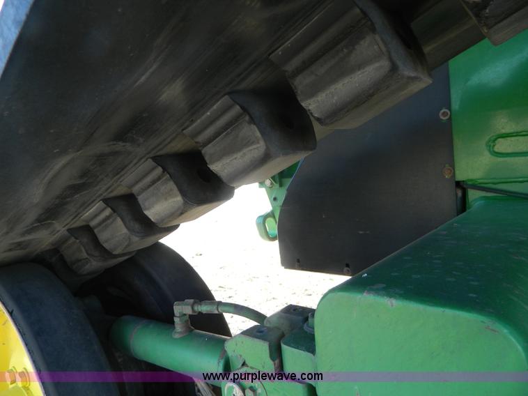 image for item L7316 2004 John Deere 8420T tractor