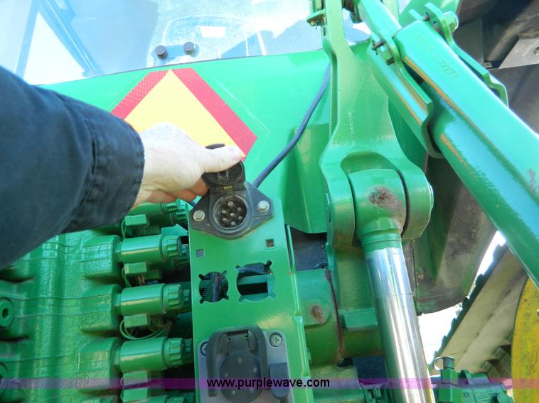 image for item L7316 2004 John Deere 8420T tractor