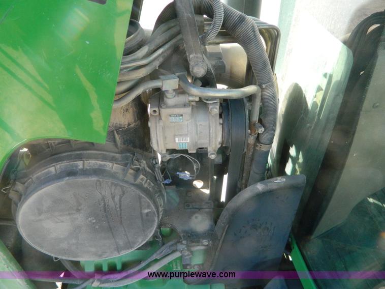 image for item L7316 2004 John Deere 8420T tractor