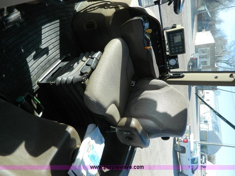 image for item L7316 2004 John Deere 8420T tractor