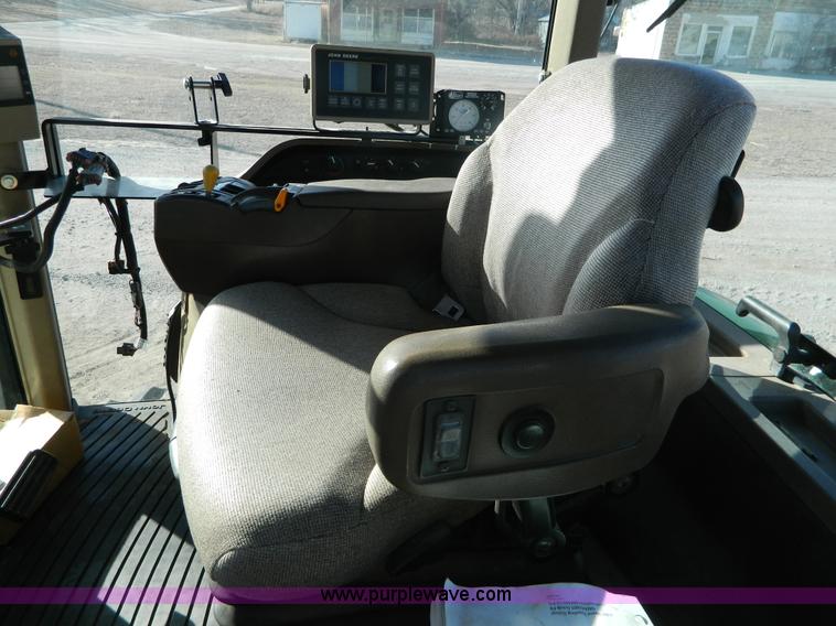 image for item L7316 2004 John Deere 8420T tractor