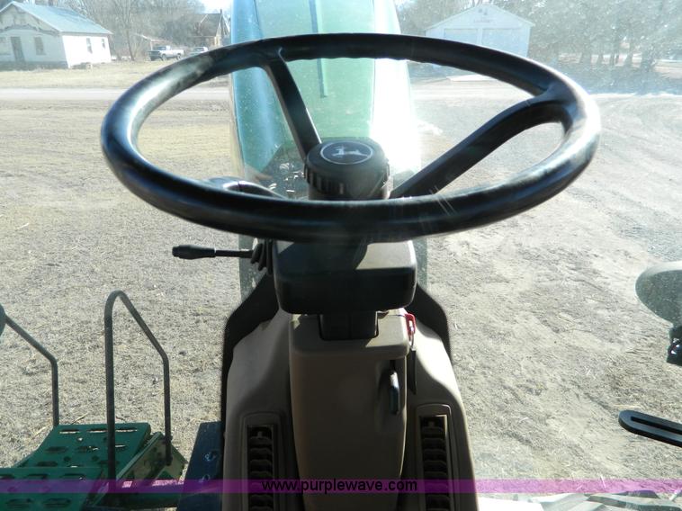 image for item L7316 2004 John Deere 8420T tractor