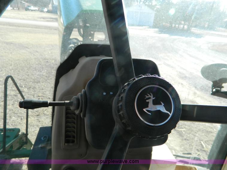 image for item L7316 2004 John Deere 8420T tractor