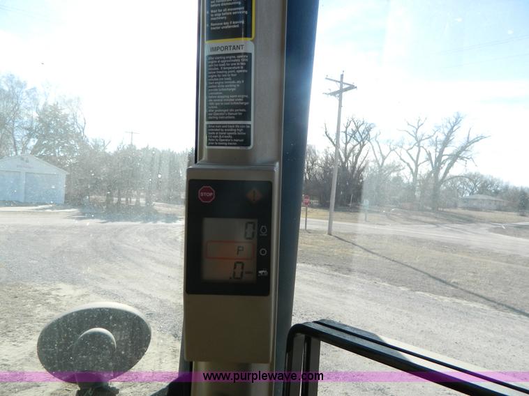 image for item L7316 2004 John Deere 8420T tractor