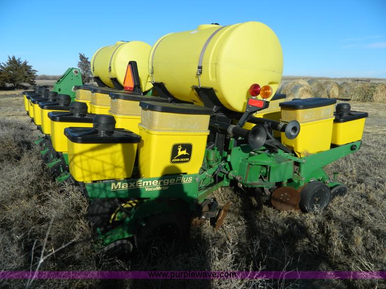 image for item L7317 1998 John Deere 1760 Max Emerge Plus planter