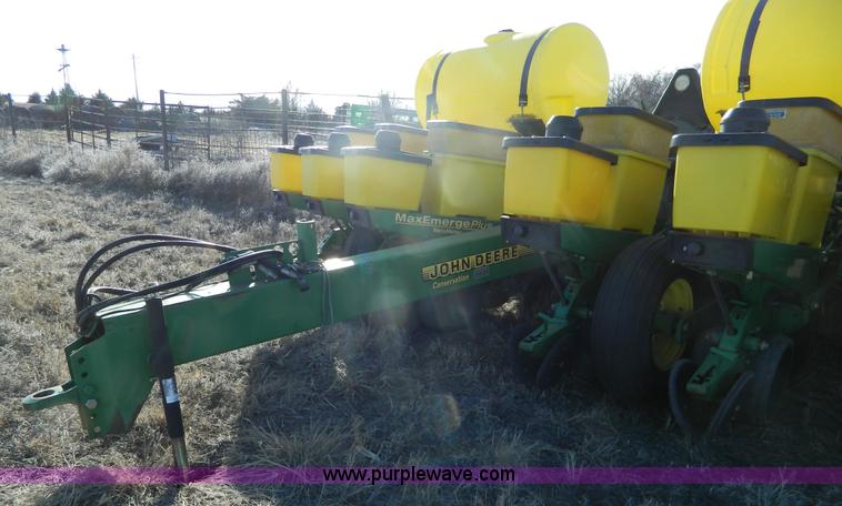 image for item L7317 1998 John Deere 1760 Max Emerge Plus planter