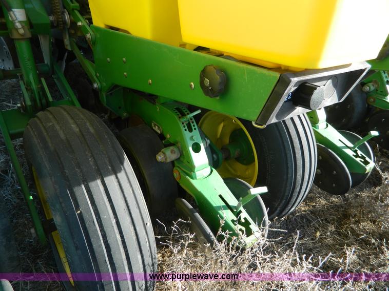 image for item L7317 1998 John Deere 1760 Max Emerge Plus planter