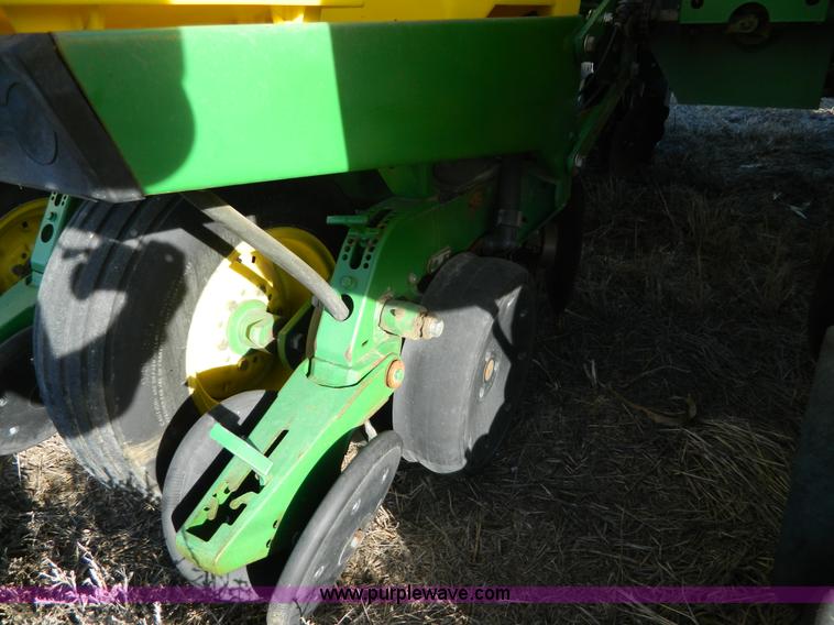 image for item L7317 1998 John Deere 1760 Max Emerge Plus planter