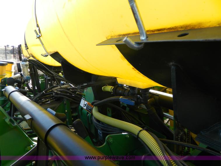 image for item L7317 1998 John Deere 1760 Max Emerge Plus planter