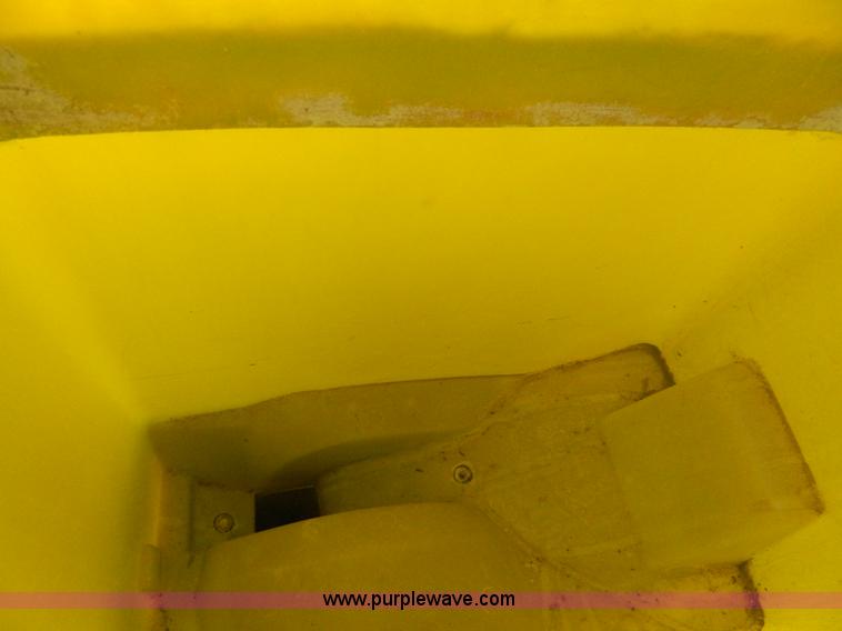 image for item L7317 1998 John Deere 1760 Max Emerge Plus planter