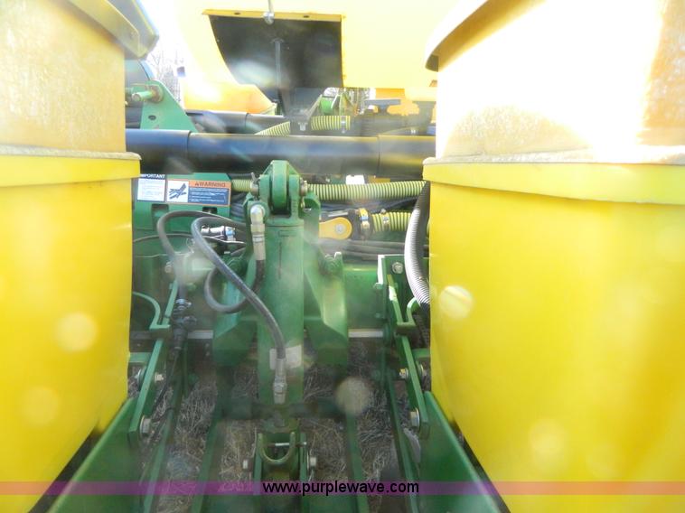image for item L7317 1998 John Deere 1760 Max Emerge Plus planter