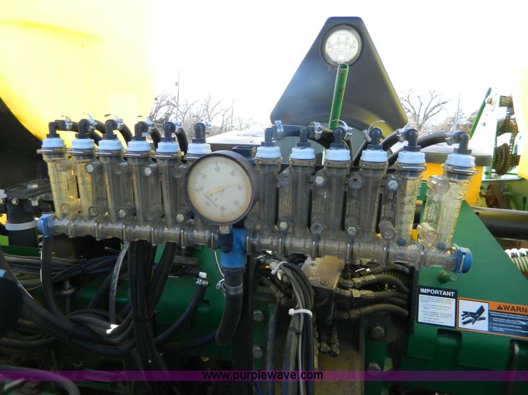 image for item L7317 1998 John Deere 1760 Max Emerge Plus planter