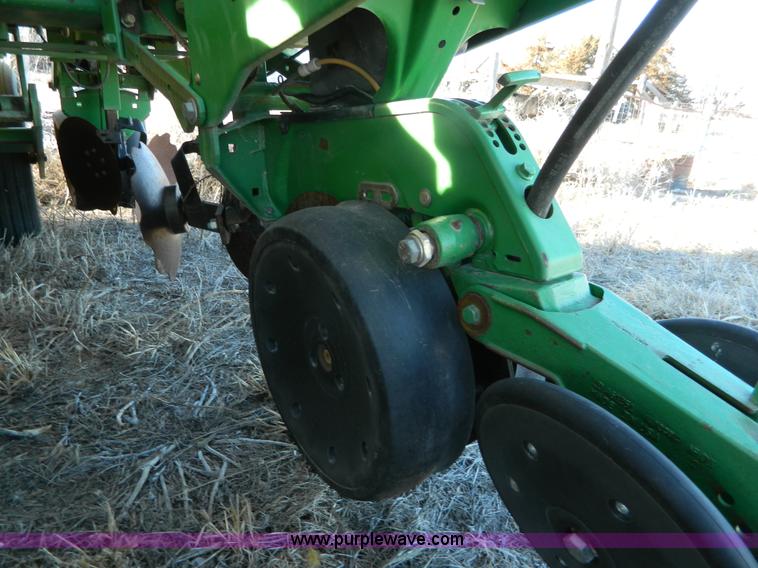 image for item L7317 1998 John Deere 1760 Max Emerge Plus planter