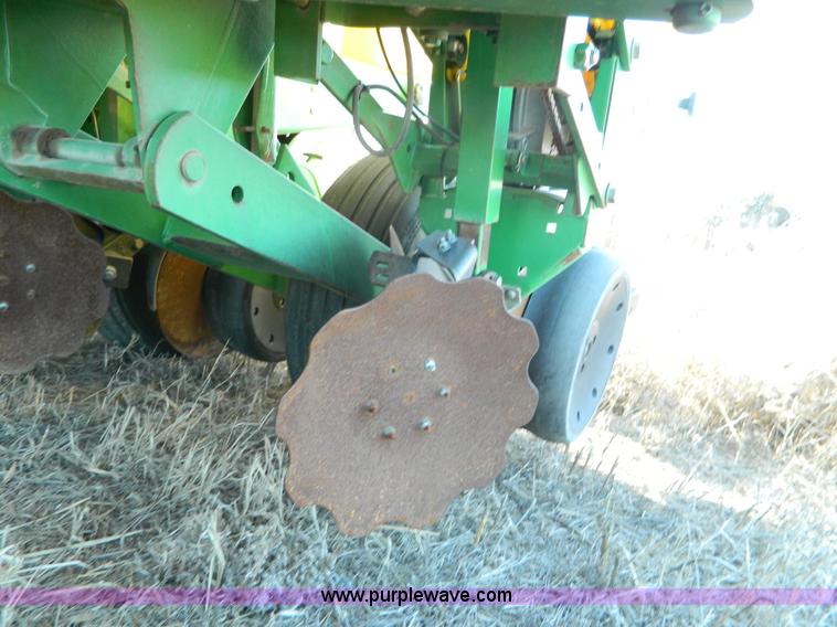 image for item L7317 1998 John Deere 1760 Max Emerge Plus planter