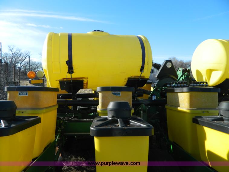 image for item L7317 1998 John Deere 1760 Max Emerge Plus planter