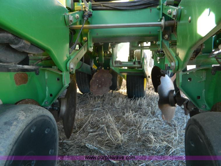 image for item L7317 1998 John Deere 1760 Max Emerge Plus planter