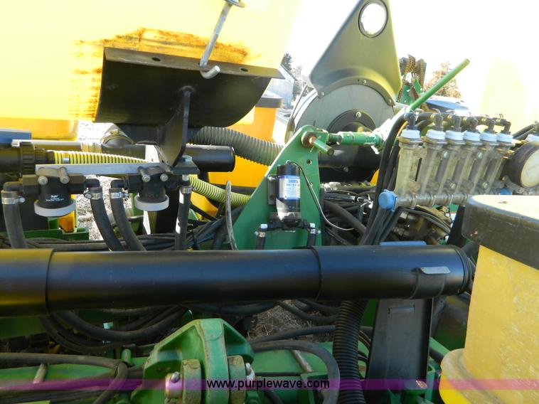 image for item L7317 1998 John Deere 1760 Max Emerge Plus planter
