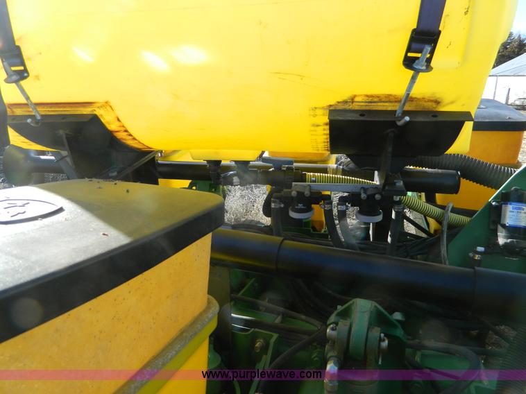 image for item L7317 1998 John Deere 1760 Max Emerge Plus planter