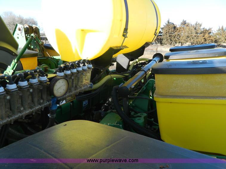 image for item L7317 1998 John Deere 1760 Max Emerge Plus planter
