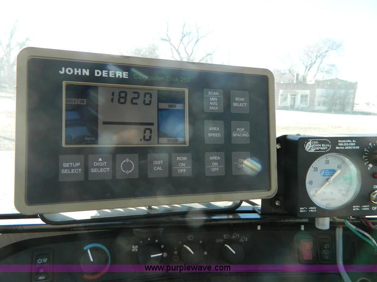 image for item L7317 1998 John Deere 1760 Max Emerge Plus planter