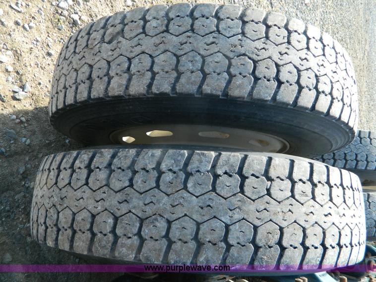 image for item L7324 1994 Freightliner FLD semi truck